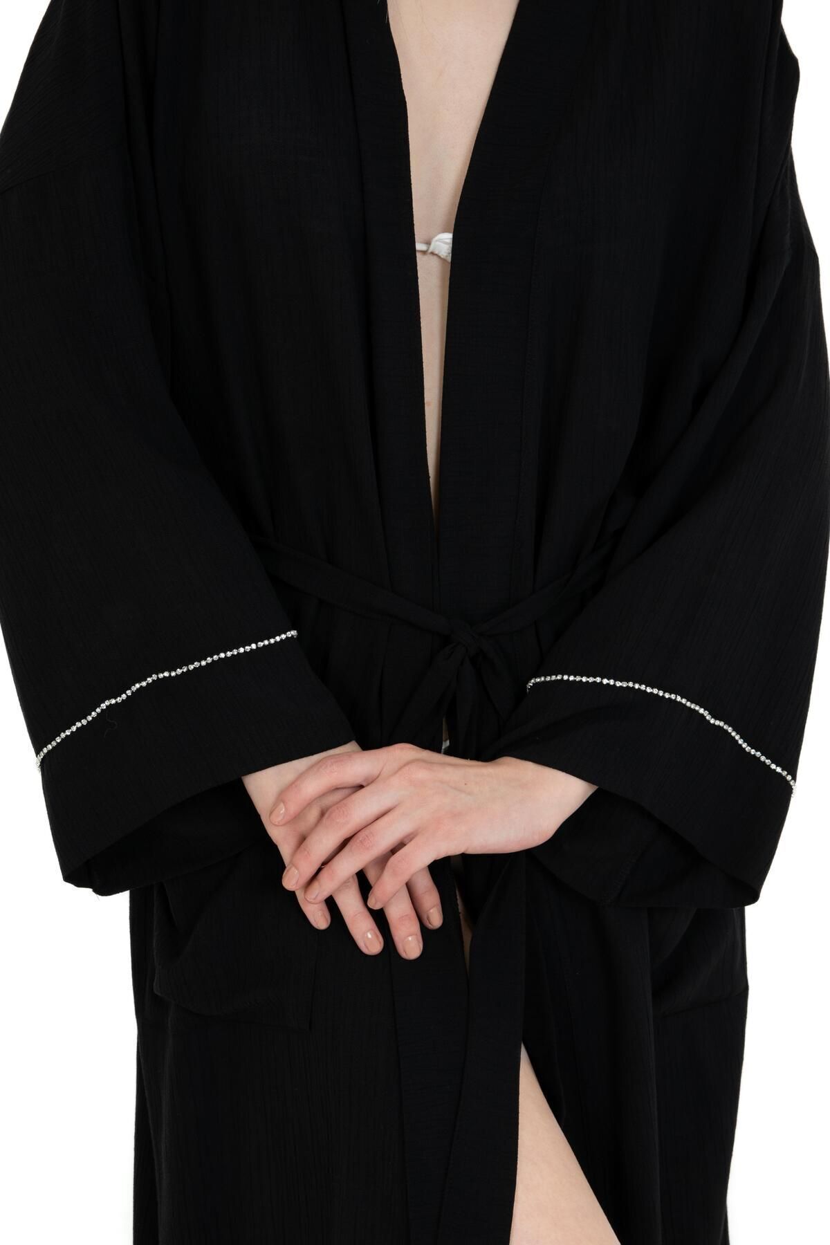 Riviera Kimono