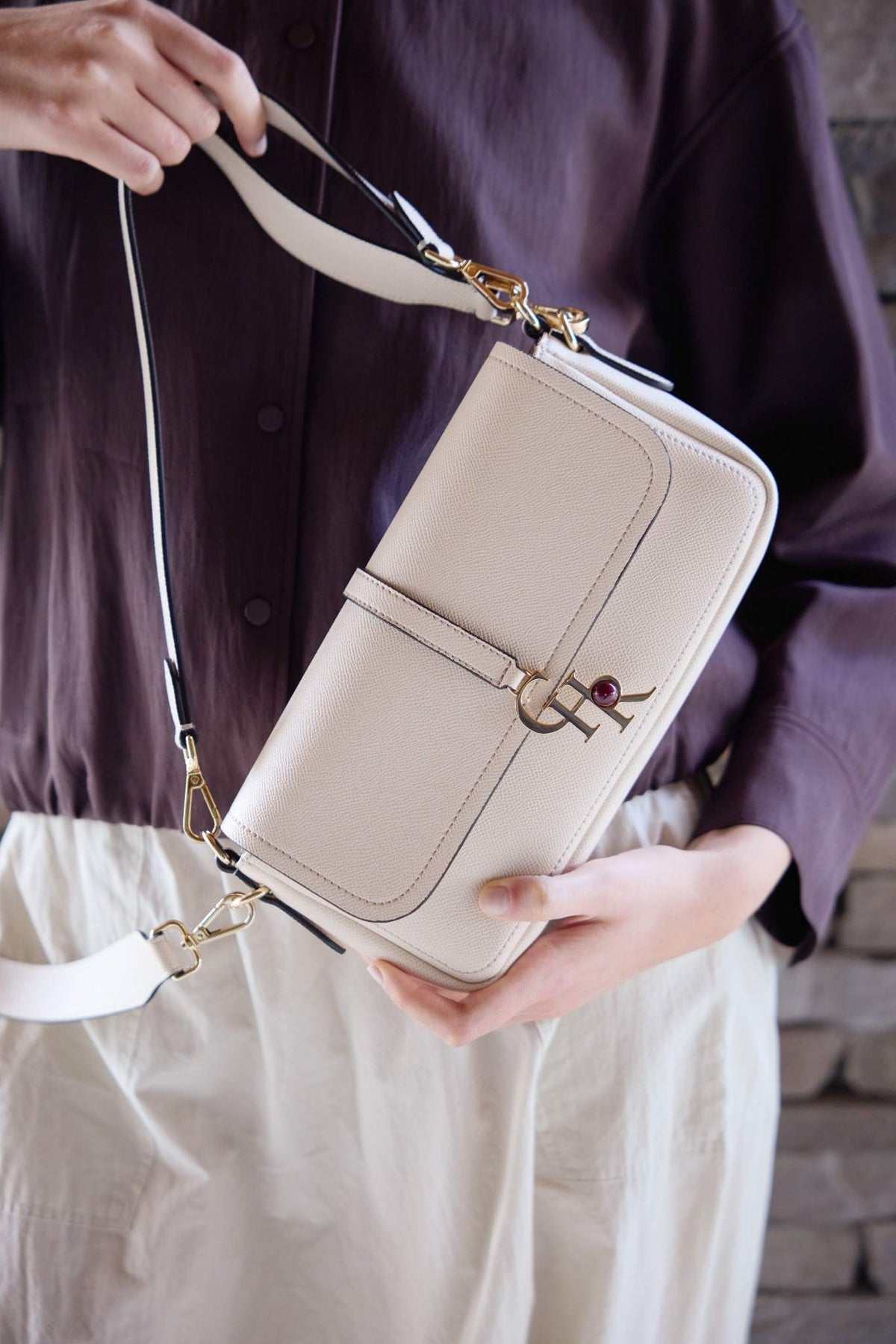 Stella - Beige Vegan Leather | Medium